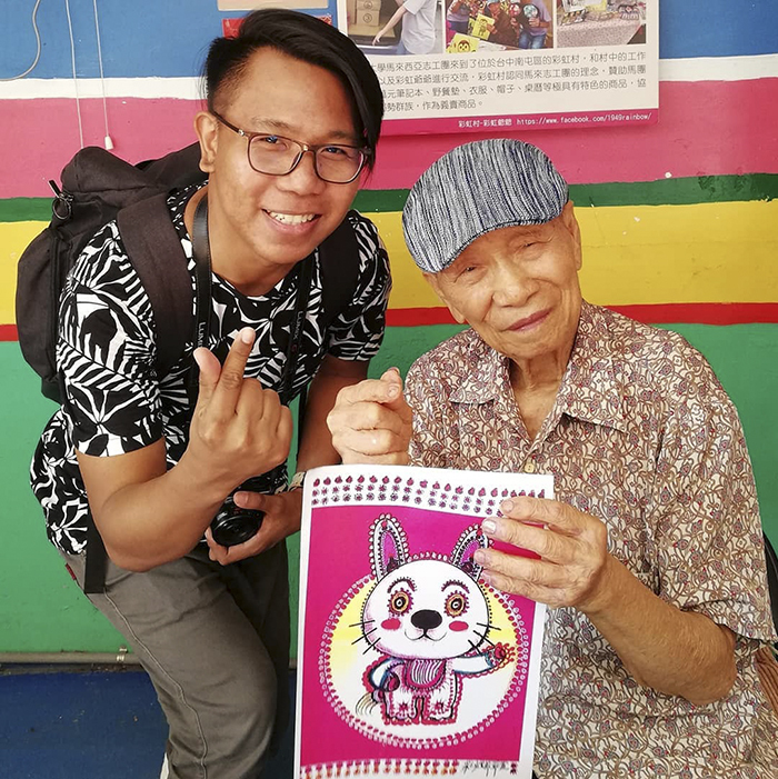 96-летний житель Тайваня спас свою деревню, раскрасив ее в радужные цвета